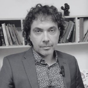 Dr. Pablo Razeto Barry